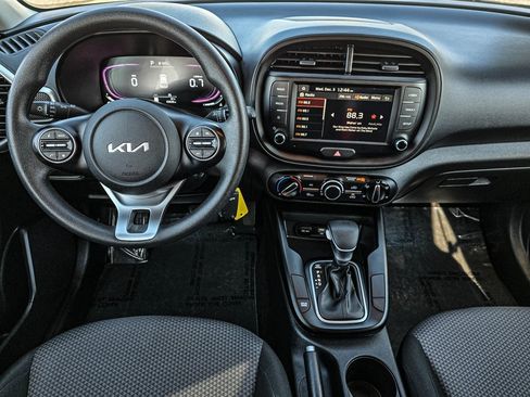 Used 2024 Kia Soul LX w/ Option Group 015 image 27