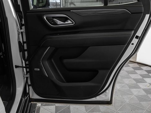 Used 2023 GMC Yukon SLT w/ SLT Luxury Package AWD/4WD image 42