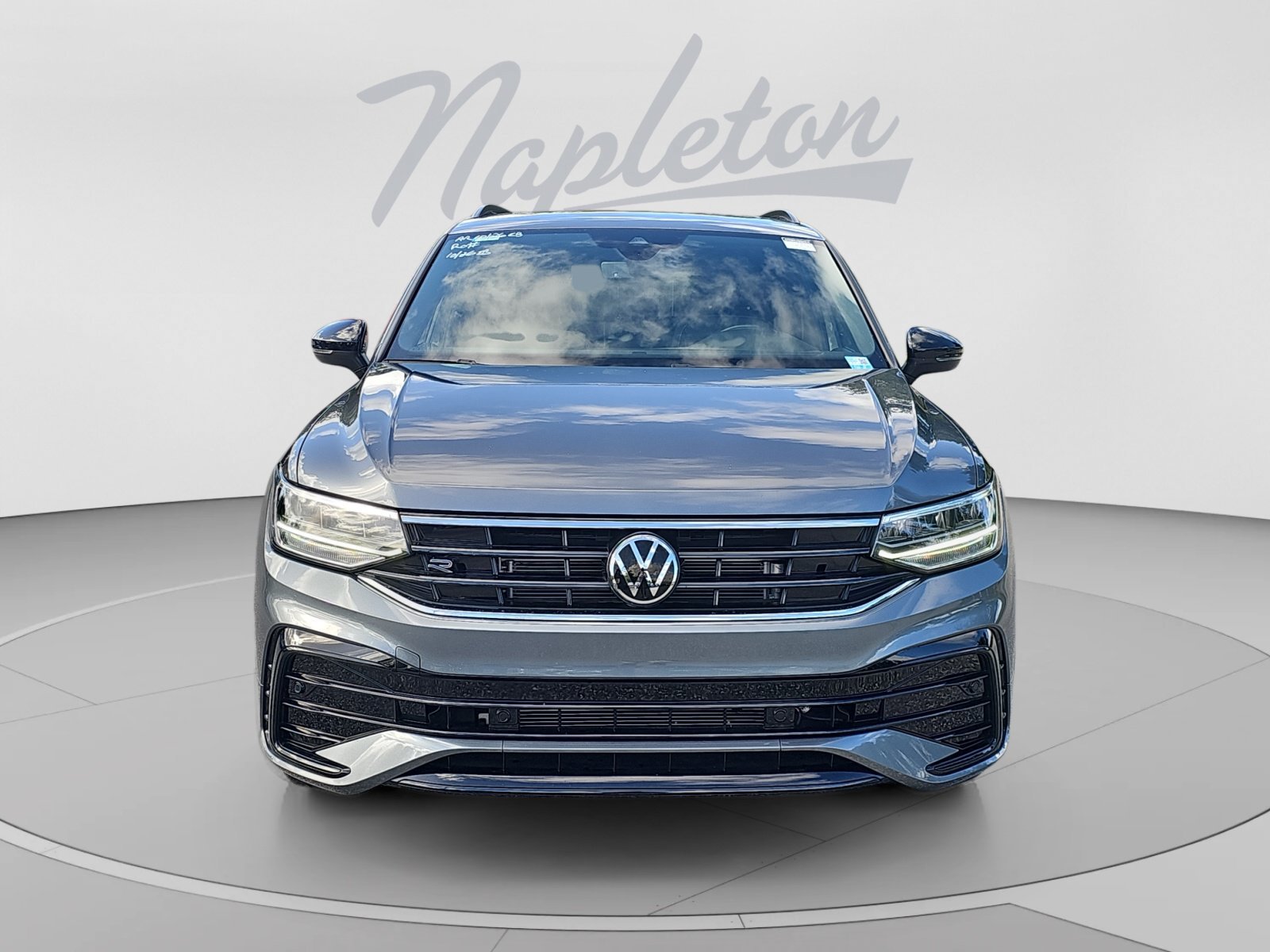 Used 2023 Volkswagen Tiguan SE R-Line FWD image 9