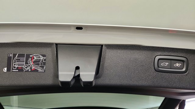 New 2026 Volvo XC90 T8 Plus w/ Protection Package AWD/4WD image 47