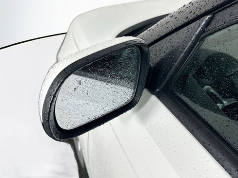 Used 2025 Kia Soul LX w/ LX Technology Package FWD image 16