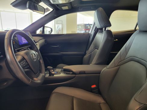 Used 2025 Lexus UX 300h FWD image 25