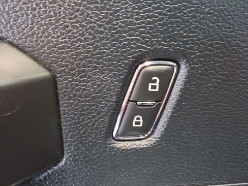 Used 2020 Ford F150 XLT w/ Equipment Group 302A Luxury AWD/4WD image 19