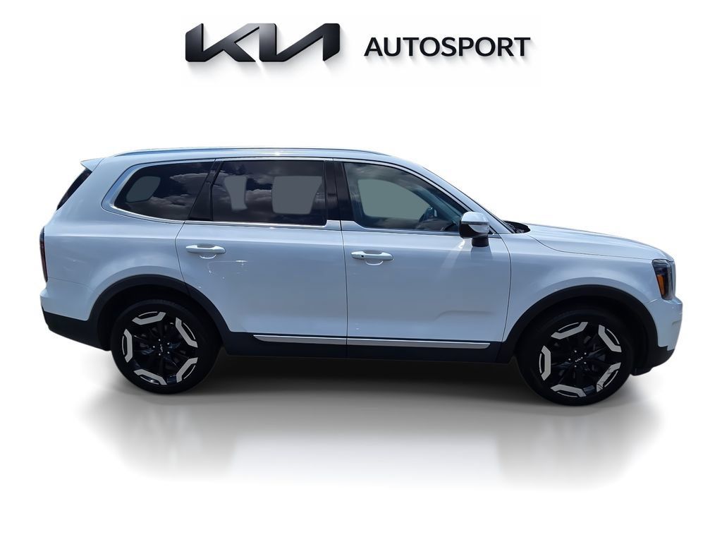 Certified 2023 Kia Telluride EX w/ EX Captain's Chair Package FWD image 7