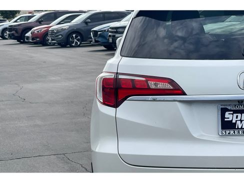Used 2017 Acura RDX w/ AcuraWatch Plus Package FWD image 15