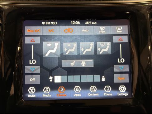 Used 2020 Jeep Cherokee Limited AWD/4WD image 29
