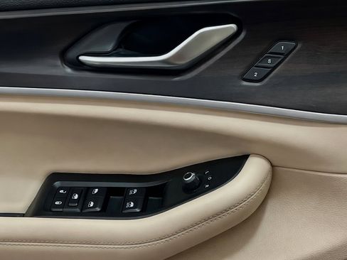 Used 2021 Jeep Grand Cherokee L Limited RWD image 14