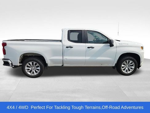 Used 2020 Chevrolet Silverado 1500 Custom w/ Trailering Package AWD/4WD image 2