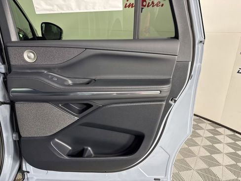 New 2025 Lincoln Navigator L Reserve w/ Jet Appearance Package image 24