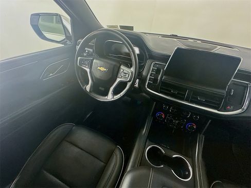 Used 2023 Chevrolet Suburban Premier image 9
