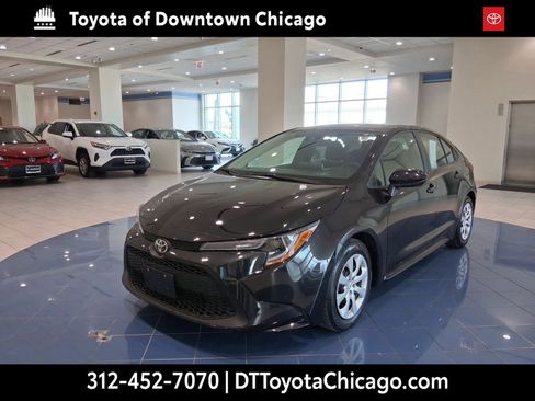 Used 2020 Toyota Corolla LE image 3
