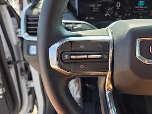 Used 2025 GMC Acadia Elevation image 31