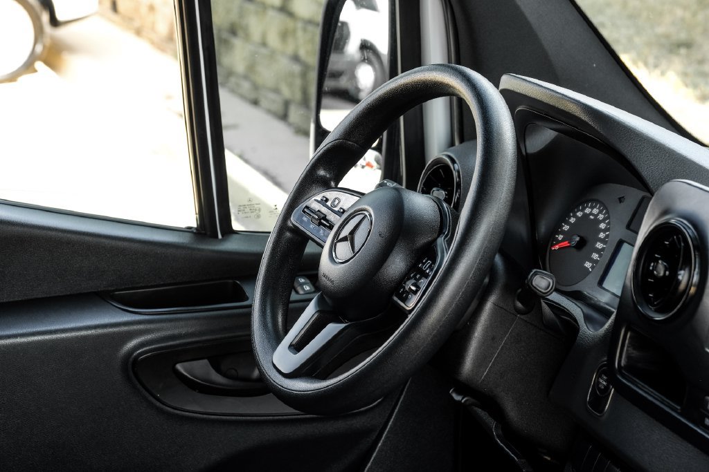 Used 2019 Mercedes-Benz Sprinter 170 w/ Driver Convenience Package image 11