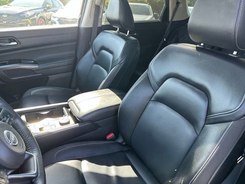 Used 2022 Nissan Pathfinder SL w/ SL Premium Package image 26