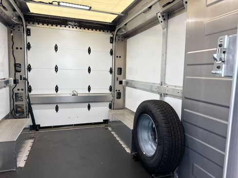 Used 2024 Chevrolet Brightdrop 400 w/ Commercial Equipment Package AWD/4WD image 40