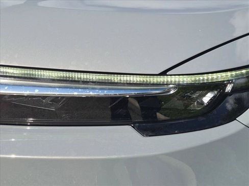 Used 2023 Honda CR-V EX-L image 4