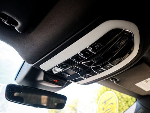 Used 2024 Porsche Macan Turbo AWD/4WD image 27