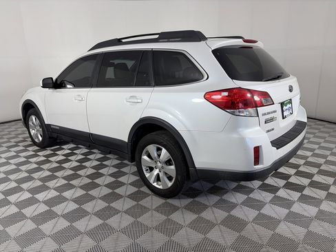 Used 2010 Subaru Outback 3.6R Limited image 5