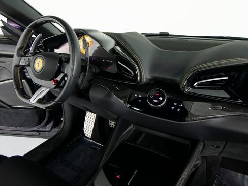 Used 2025 Ferrari Purosangue AWD/4WD image 25