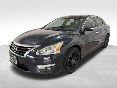 Used 2015 Nissan Altima 2.5 SV w/ Convenience Package