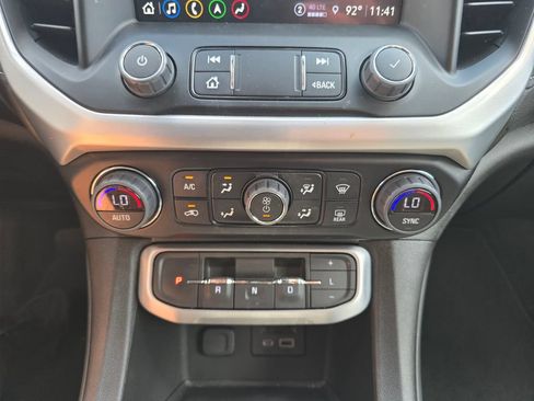 Used 2023 GMC Acadia SLT w/ Preferred Package AWD/4WD image 19