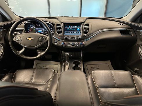 Used 2019 Chevrolet Impala Premier w/ Premier Convenience Package FWD image 9