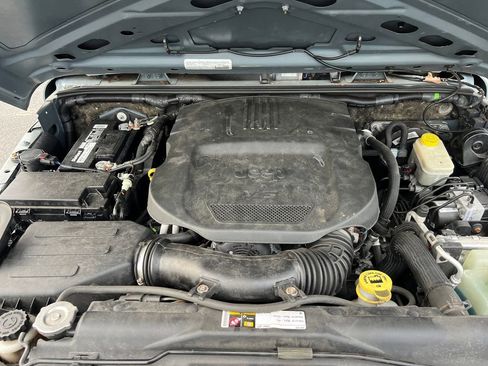 Used 2015 Jeep Wrangler Unlimited Sport w/ Quick Order Package 24S image 11