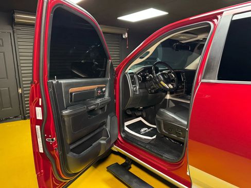 Used 2014 RAM 1500 Laramie RWD image 30