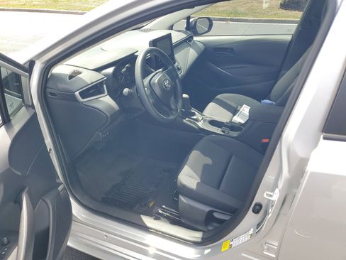 Used 2025 Toyota Corolla LE FWD image 16