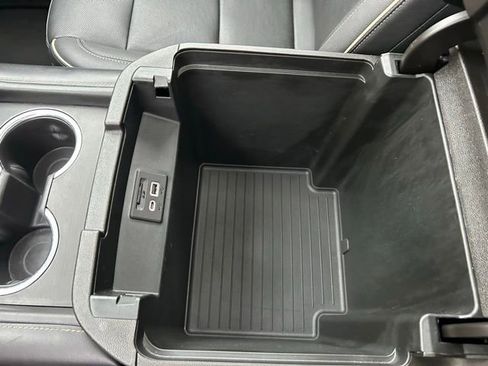 Used 2021 Chevrolet Tahoe Premier w/ Premium Package image 30