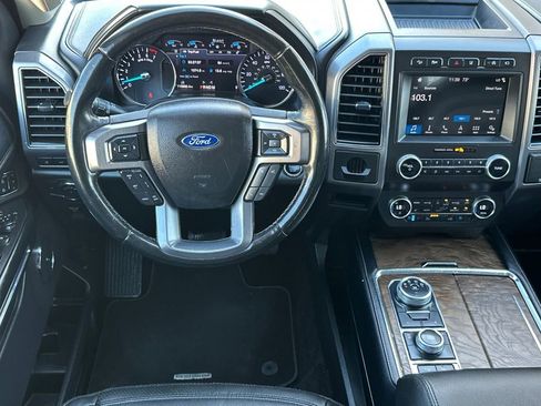 Used 2019 Ford Expedition Platinum image 17