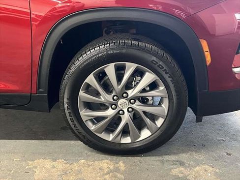 Used 2025 Buick Enclave Preferred w/ Power Package image 8