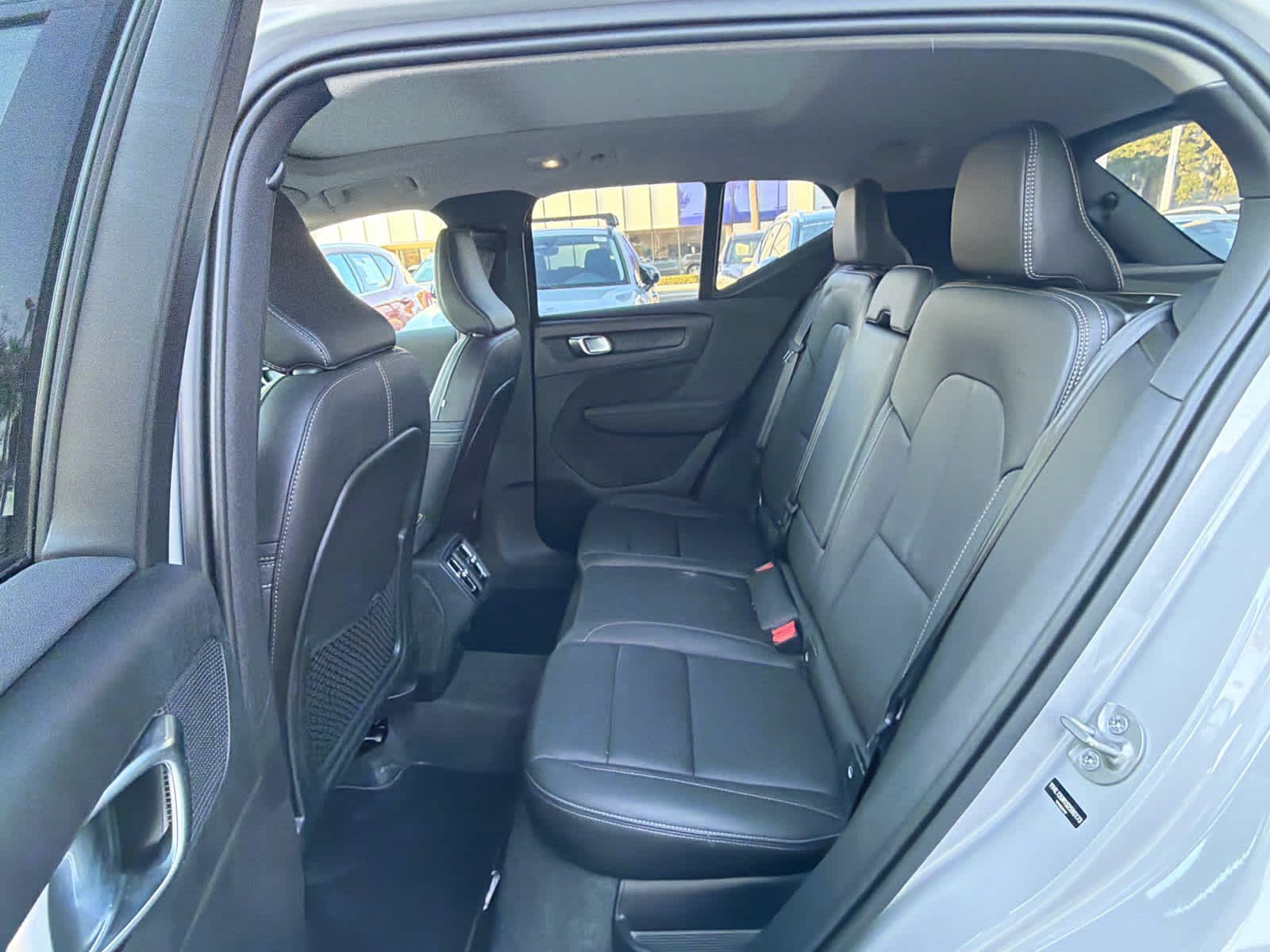 Used 2025 Volvo XC40 B5 Ultra AWD/4WD image 24