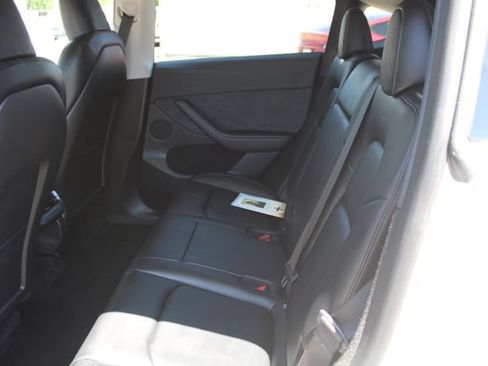 Used 2023 Tesla Model Y Long Range AWD/4WD image 37