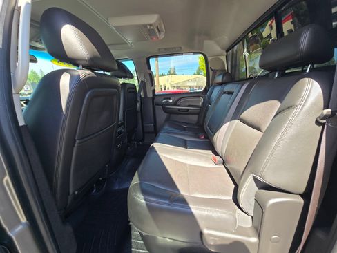 Used 2013 GMC Sierra 2500 Denali w/ Suspension Package, Off-Road AWD/4WD image 15