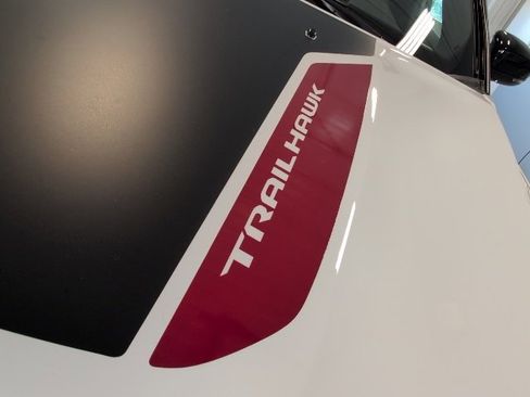 New 2026 Jeep Compass Trailhawk w/ Trailer Tow Group image 9