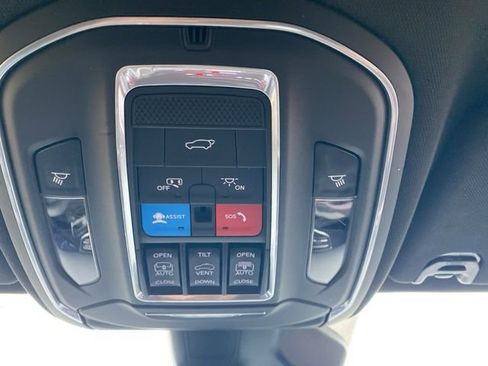 Used 2022 Jeep Wagoneer Series II w/ Premium Group I image 52