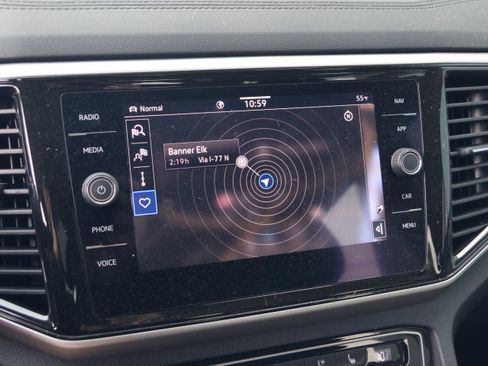 Used 2022 Volkswagen Atlas SEL Premium image 23