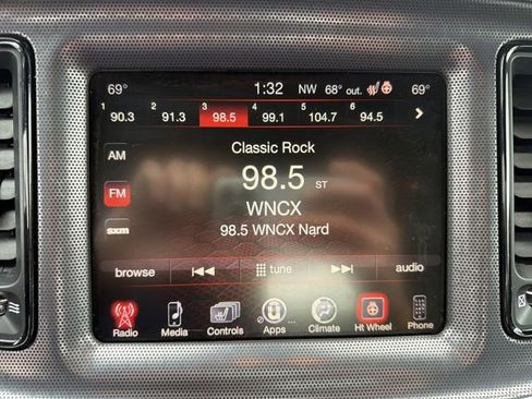 Used 2016 Dodge Challenger SXT Plus image 18