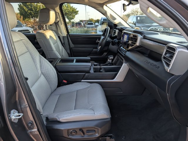 Used 2024 Toyota Tundra SR5 w/ SR5 Premium Package AWD/4WD image 33
