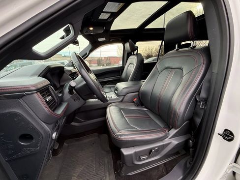 Used 2022 Ford Expedition Max Limited image 5