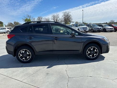 Used 2019 Subaru Crosstrek 2.0i Premium w/ Popular Package #2 image 3