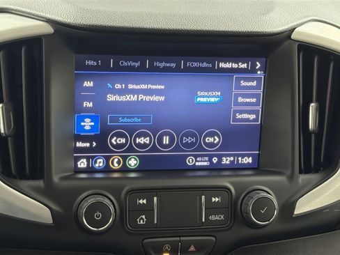 Used 2024 GMC Terrain SLT w/ Elevation Edition image 18