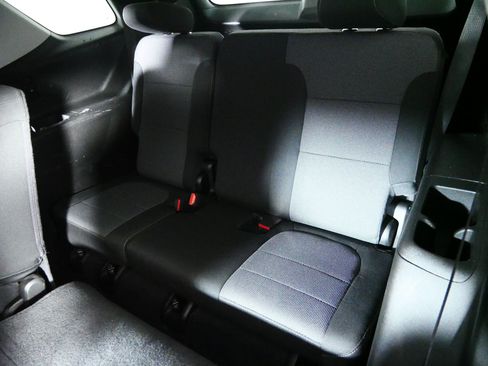Used 2019 Chevrolet Traverse LS AWD/4WD image 33