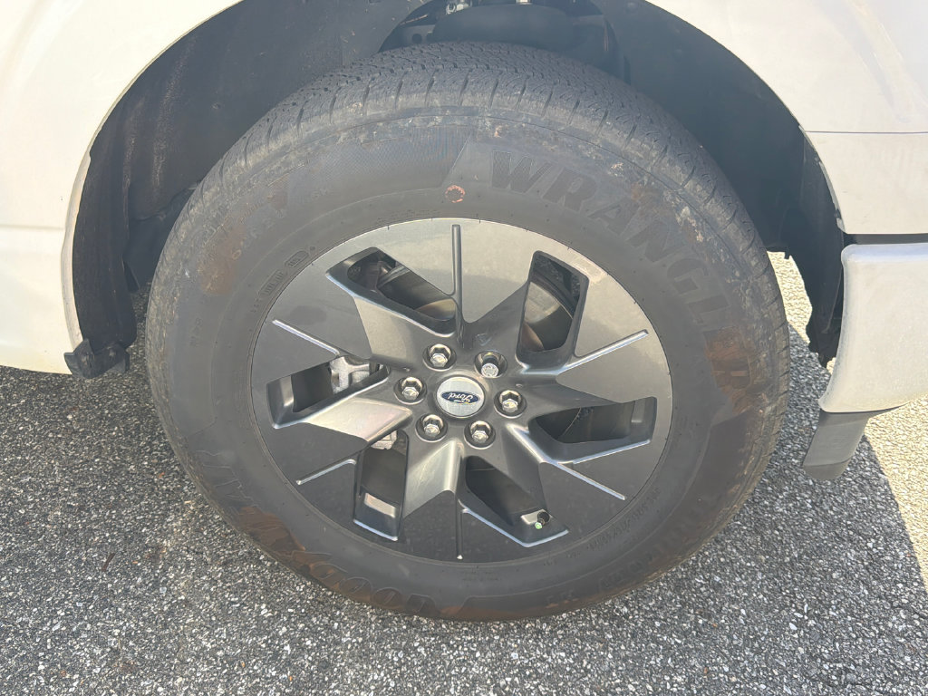 Used 2025 Ford F150 STX w/ Equipment Group 200A RWD image 10