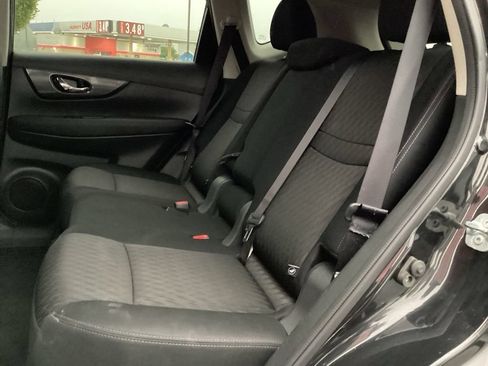 Used 2017 Nissan Rogue SV AWD/4WD image 12