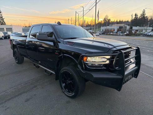 Used 2020 RAM 3500 Laramie w/ Night Edition image 11