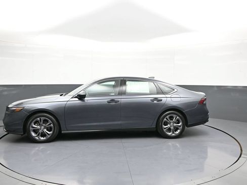 Certified 2023 Honda Accord EX image 9