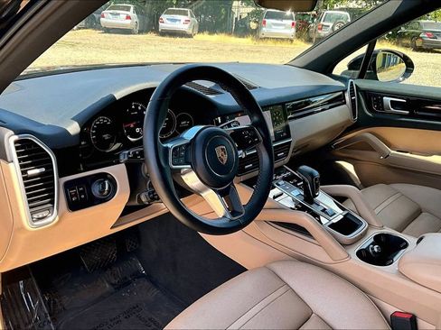 Used 2019 Porsche Cayenne AWD/4WD image 17