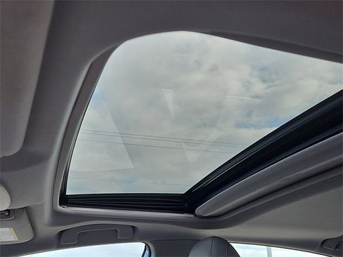 Used 2020 Toyota Camry SE image 30